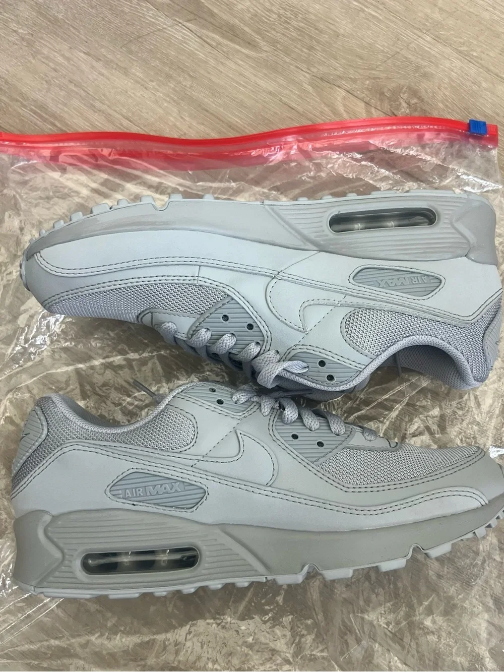 Nike Men’s 8.5/ W 9.5. Air Max 90 Sneakers - Light Grey